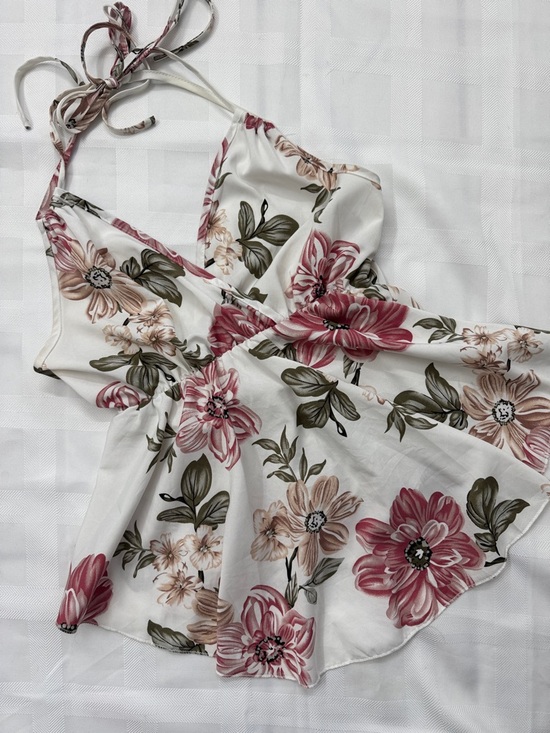 SHEIN Tops - SHEIN White Floral Tie-Strap V-Neck Cami Top - Pink & Green